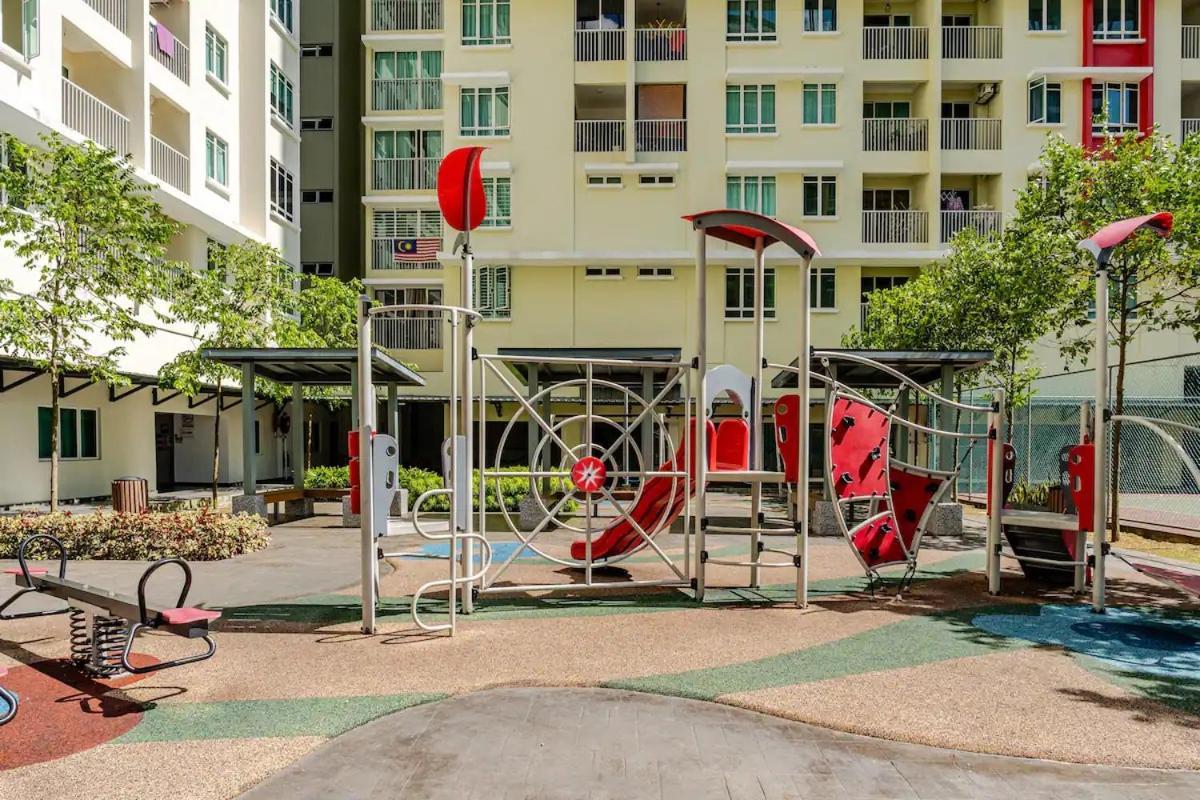 Suasana Residensi Damai Apartamento Petaling Jaya Exterior foto